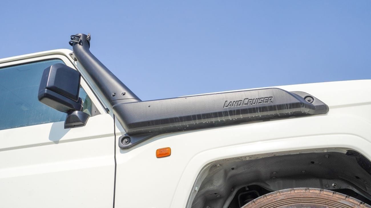 تويوتا لاند كروزر بيك آب