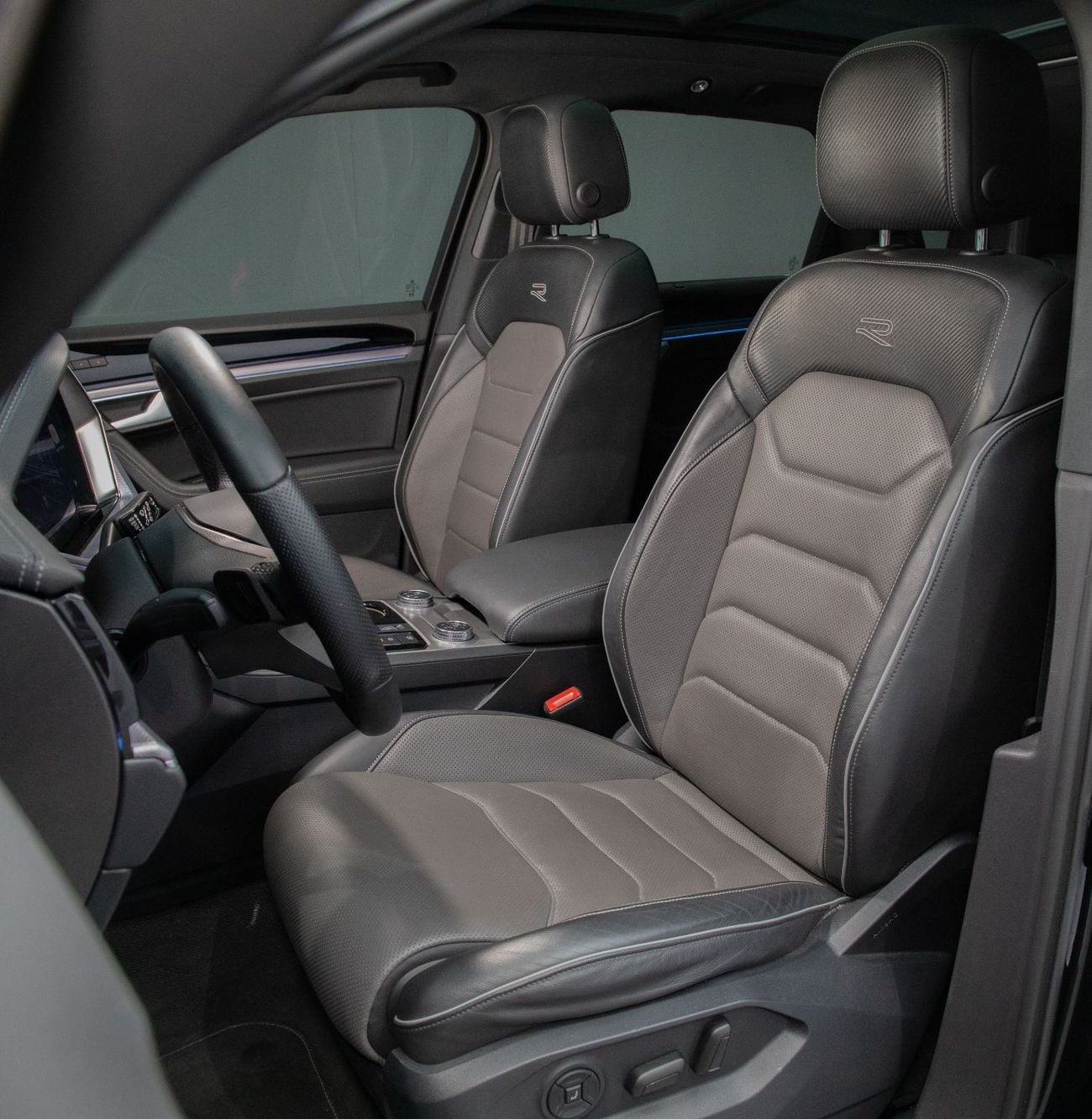 فولكس واجن طوارق R-Line 3.0L AWD