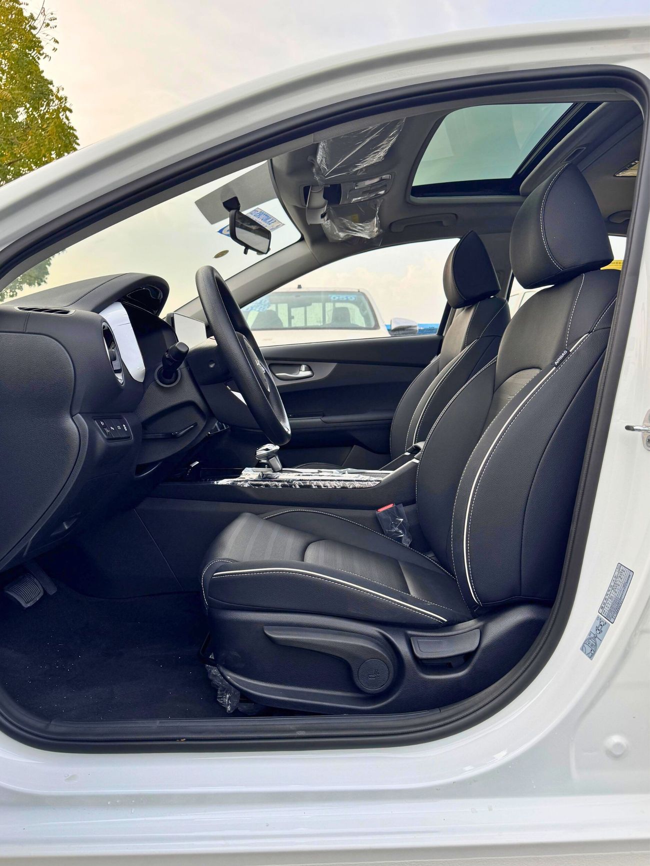 Kia K3 COMFORT | 1.5L | DVD CAMERA | LEATHER SEATS | SUNROOF | CODE# 69053