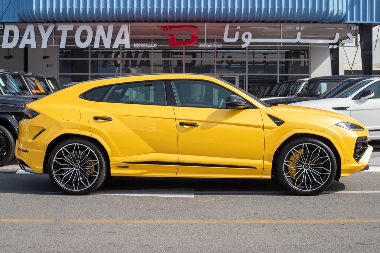 Lamborghini Urus S 4.0T V8 Lamborghini Urus SE | 2025 | 0 km | Carbon Fiber