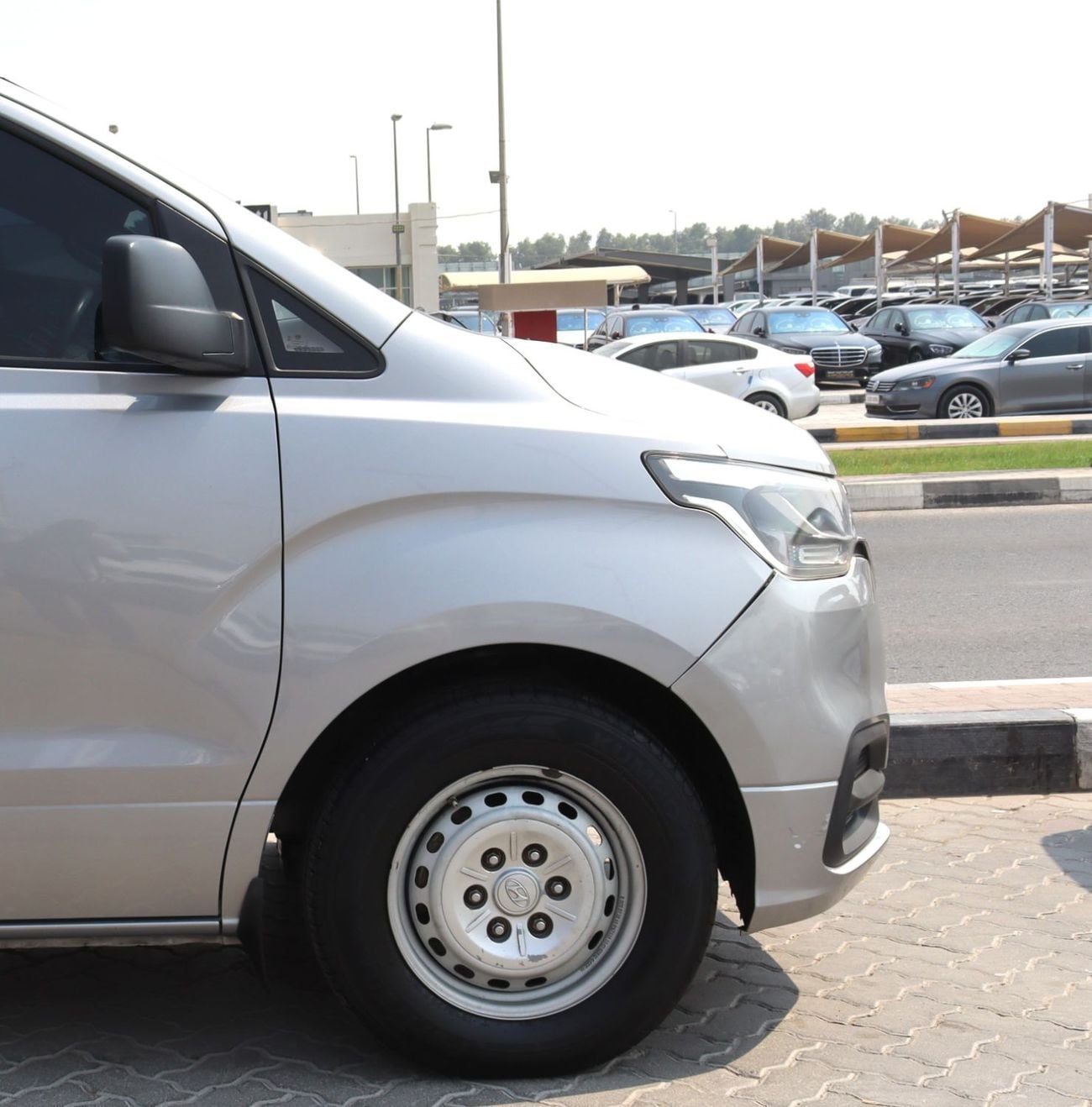 Hyundai H-1 Hyundai H1 - 2019 - GCC - Accident-Free - 2.4L  - (9 Seats) - Excellent Condition