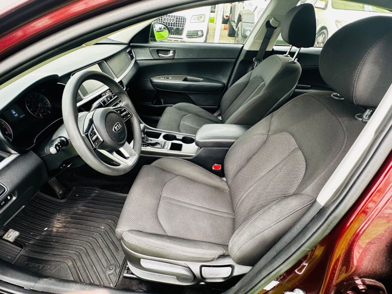 كيا أوبتيما GDI موديل 2020 السيارة حاله ممتازه من الداخل والخارج