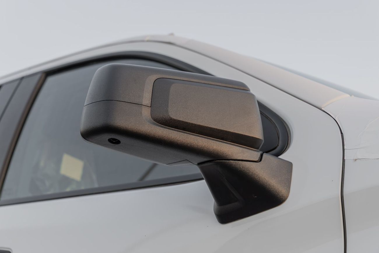 Chevrolet Silverado CHEVROLET SILVERADO | V8 5.3L | 4WD | GCC | 2025  (Export)