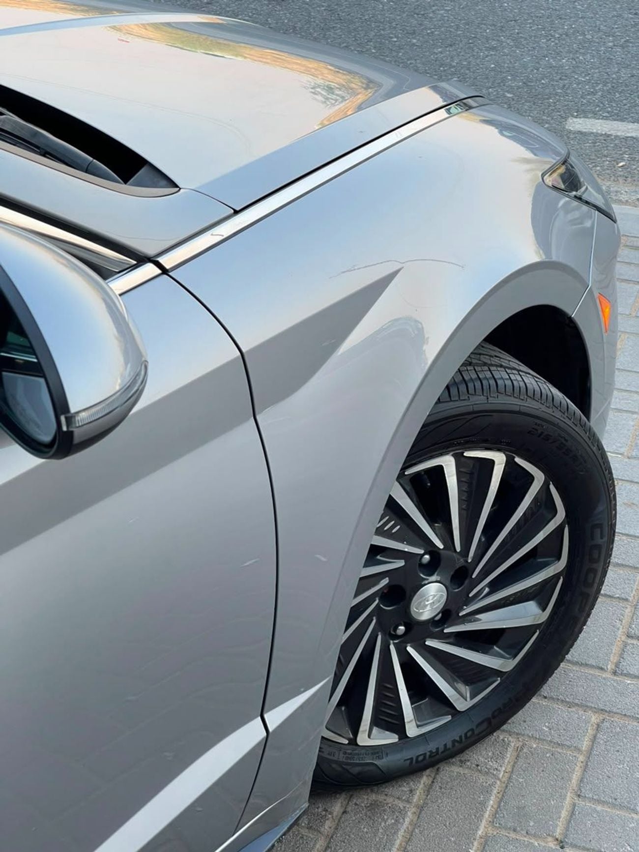 Hyundai Sonata SE / V4 HYBRID / BIG RIMS / RADAR / BLIND SPOTS / WIRLESS CHARGE / BOSE SOUND SYSTEM