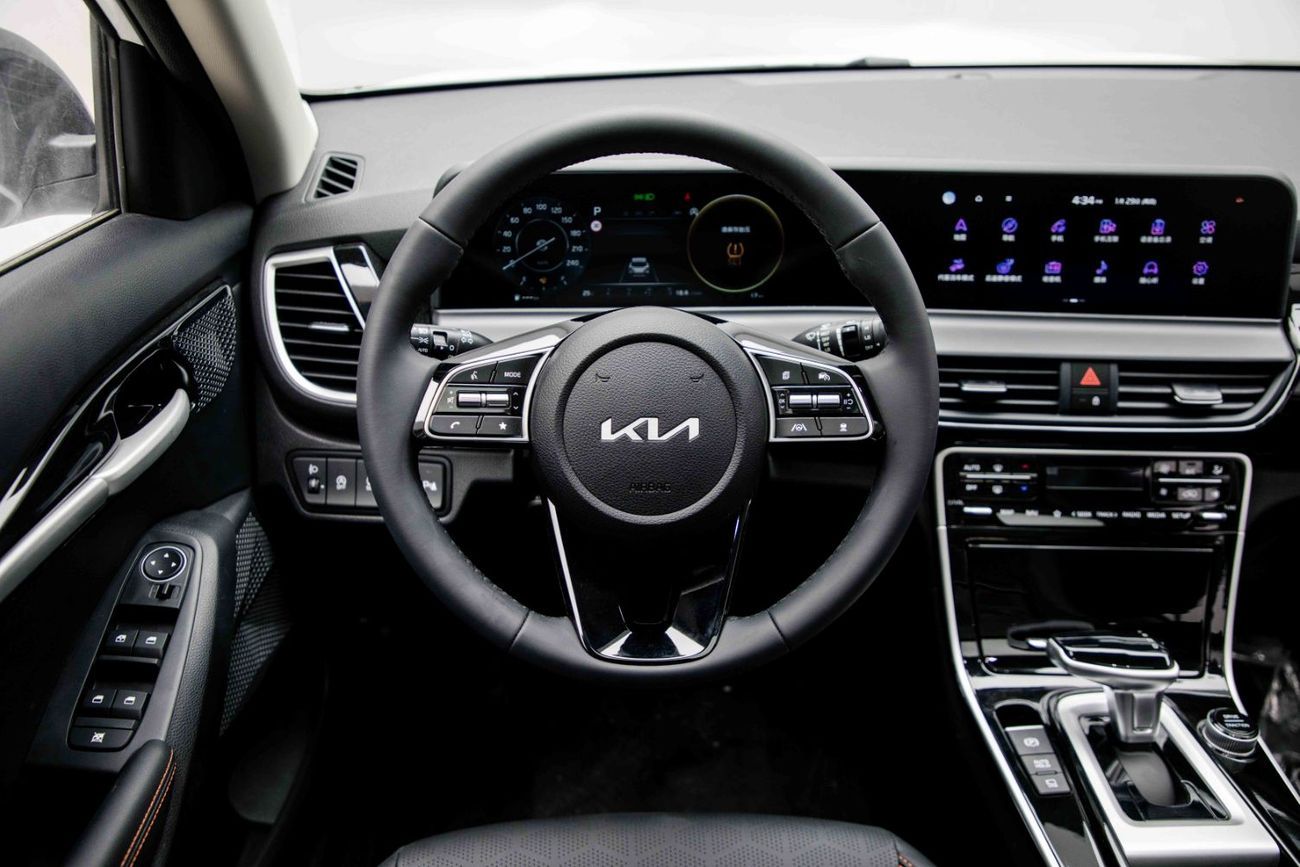 كيا سيلتوس Premium 1.5L - White & Black Inside Black | Export Only