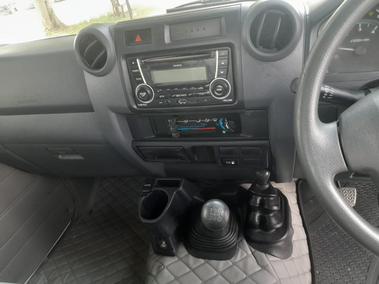 Toyota Land Cruiser Pick Up Right hand drive PICKUP DLX 4.5L