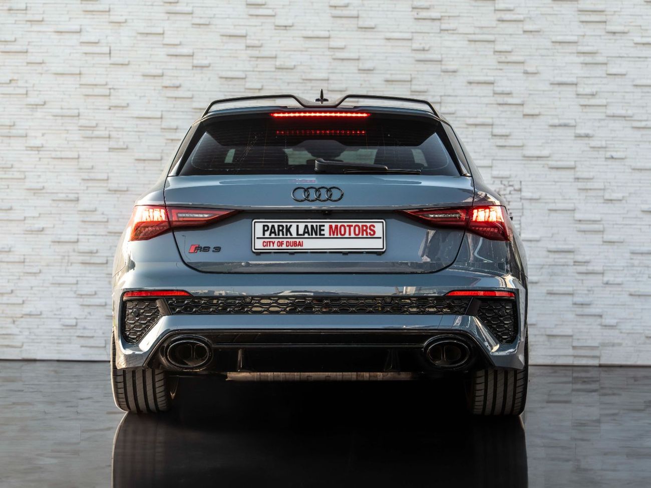 أودي RS3 TFSI quattro 2.5L Sportback