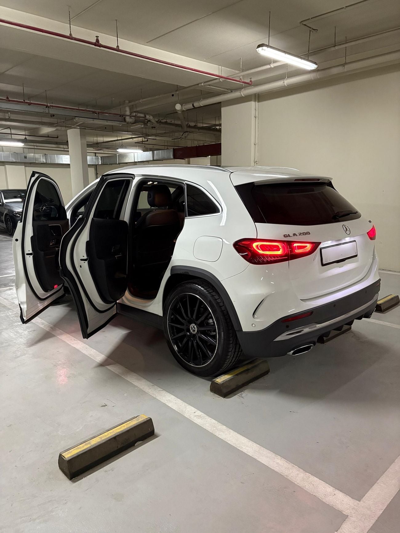 مرسيدس بنز GLA 200 Premium 1.4L ( CYL)