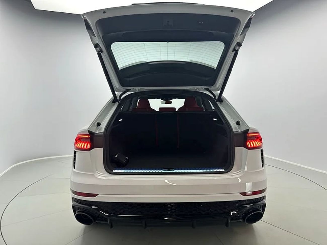 Audi RS Q8 quattro 600hp Black-Red Edition (Ref# 052046)