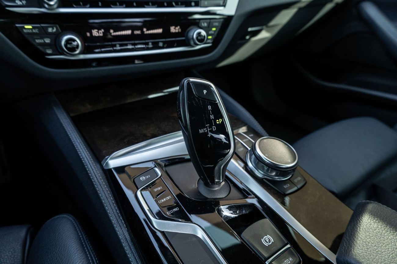 بي أم دبليو 530i M Sport 2.0L