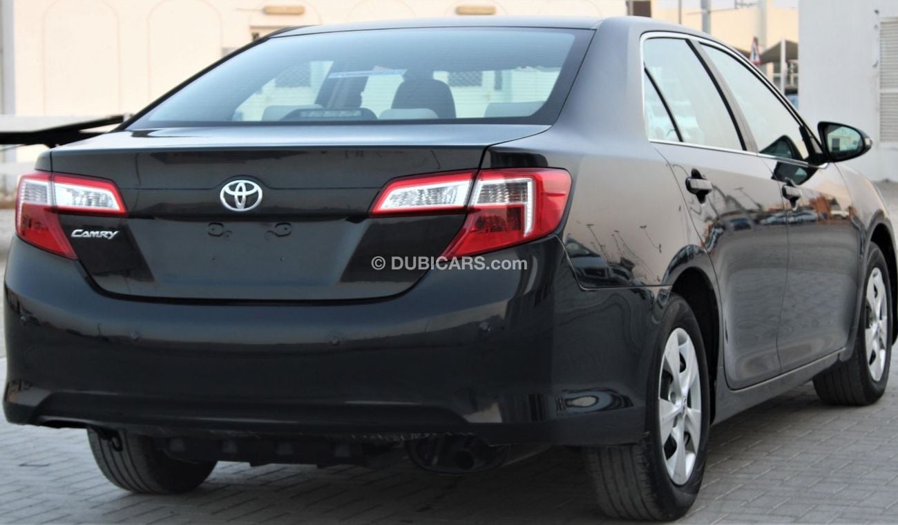 تويوتا كامري تويوتا كامري 2015 خليجي بحالة ممتازة بدون حوادث نظيفه جدا من الداخل والخارج