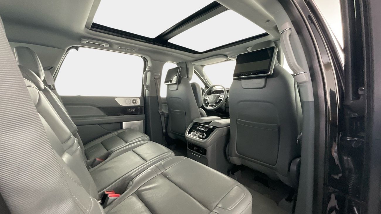 Lincoln Navigator Reserve | upto AED 20,000 Ramadan Discount | Guaranteed Warranty | 0 Down Payment