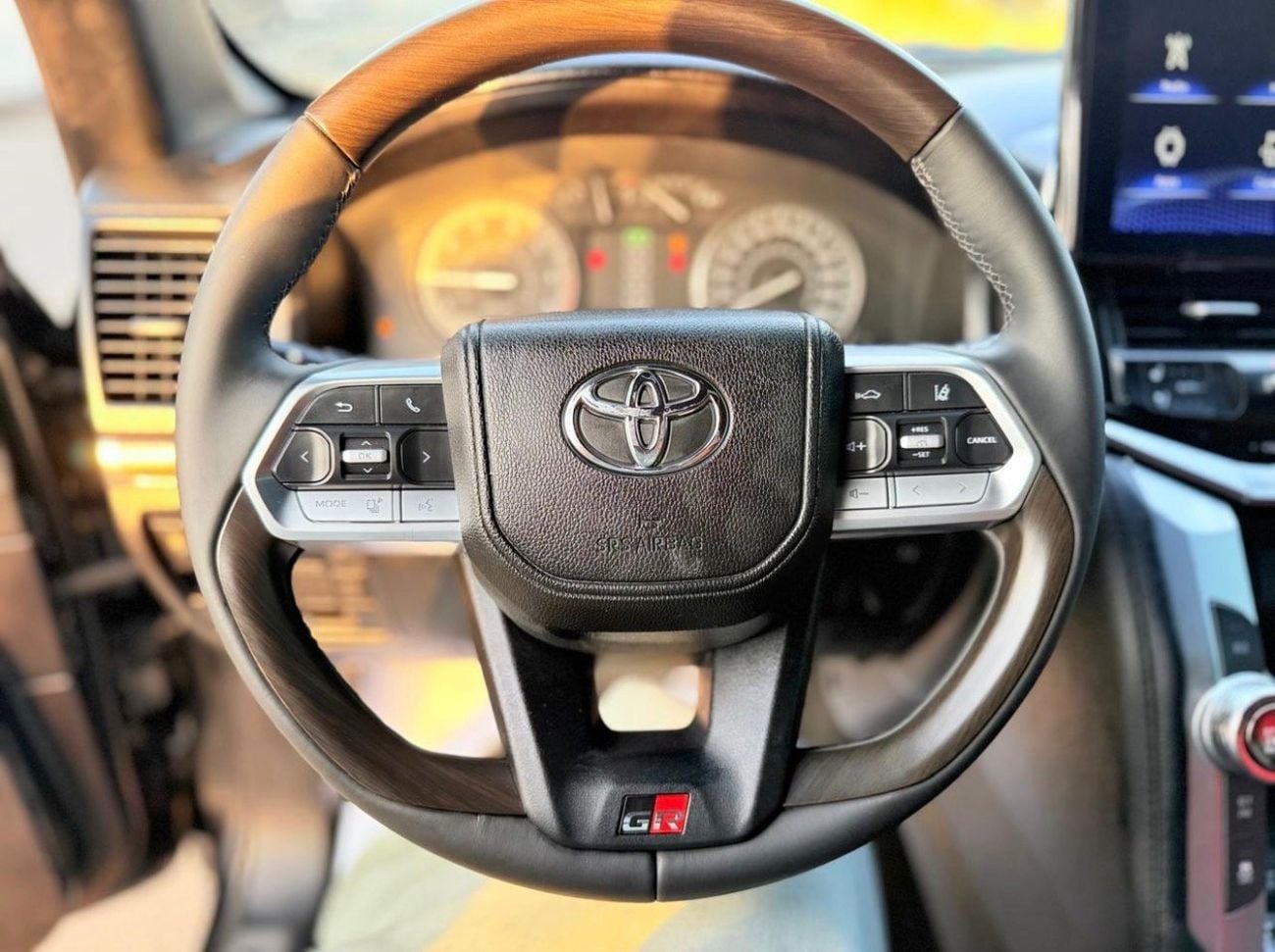 Toyota Land Cruiser Toyota landcuriser GXR V6 Years 2018 upgrade inside and outside 2025 full option 4.0 L petrol