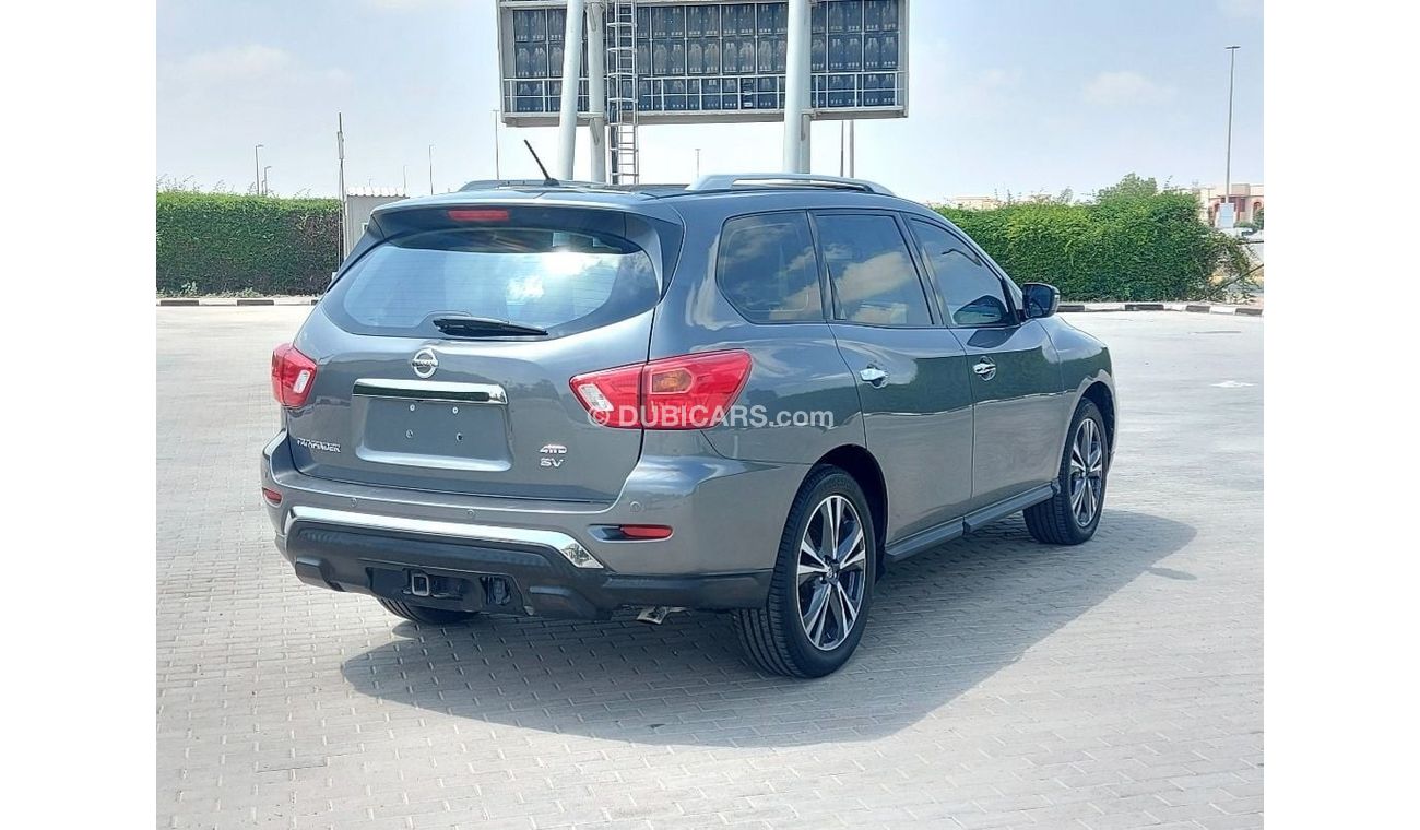 Nissan Pathfinder SV