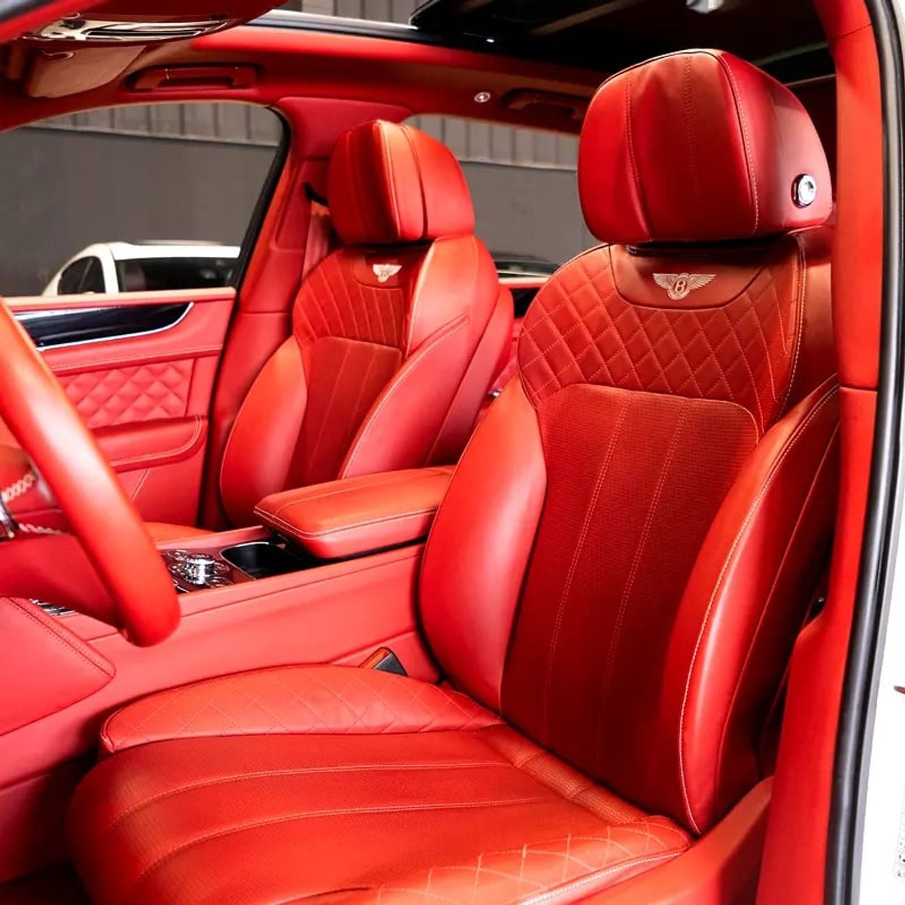 بنتلي بينتايجا 5,448 P.M • 0% Downpayment • • 1 Year Warranty