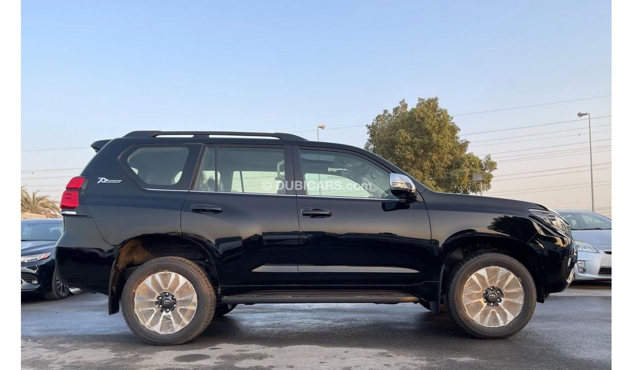 Toyota Prado VX1 2.7L VX ,  4 Cly, 4WD , Petrol ( Black/Black ) Spare Down  2022MY