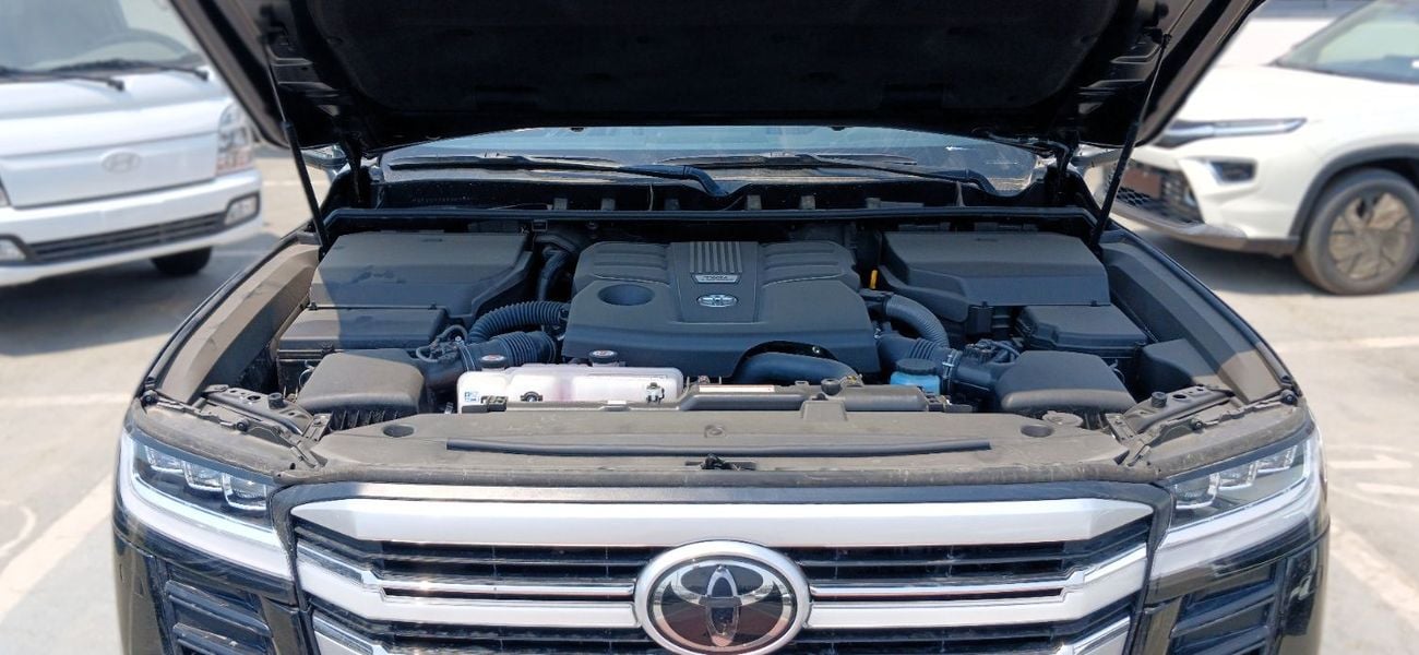 تويوتا لاند كروزر VXR 3.5L Petrol 2026YM