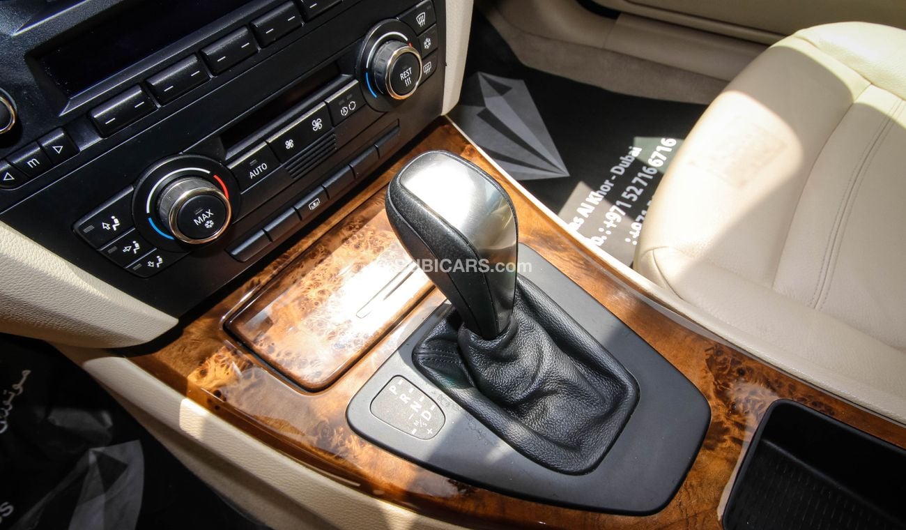 بي أم دبليو 325 i