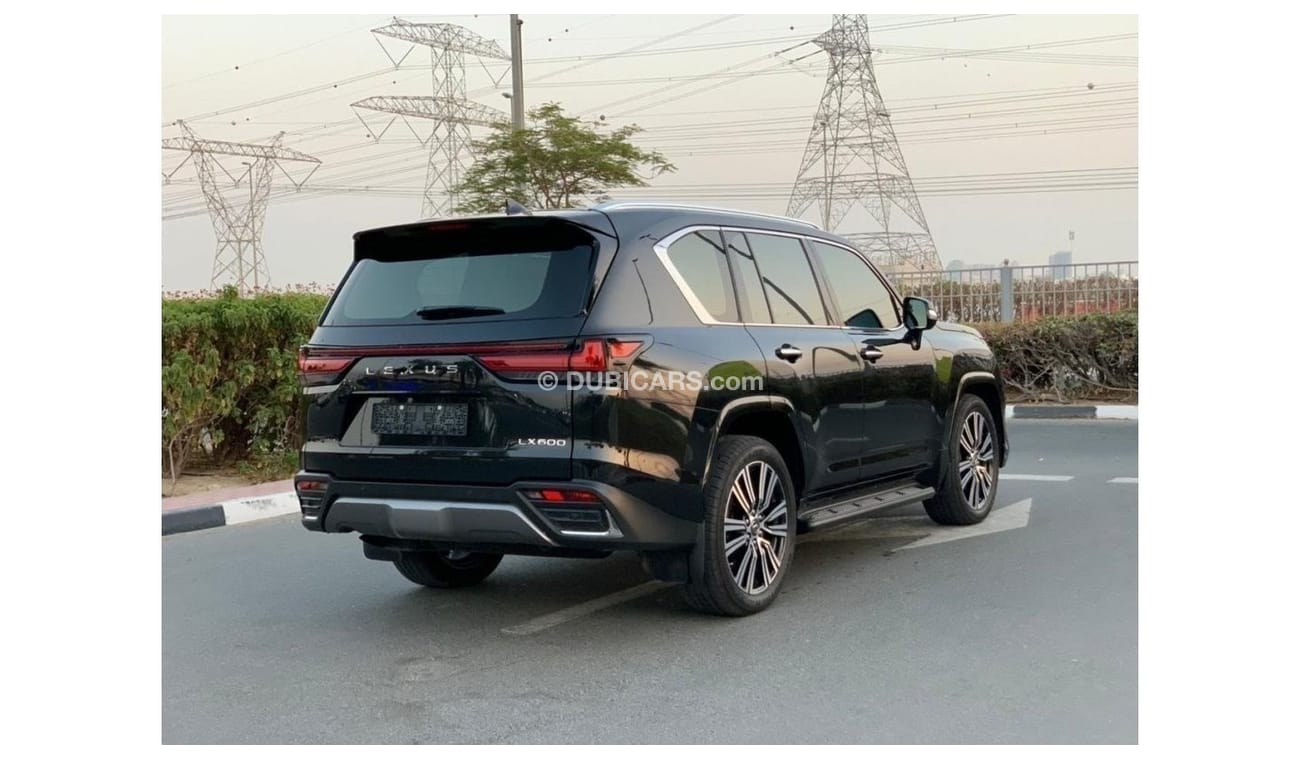 لكزس LX 600 سيجناتشر