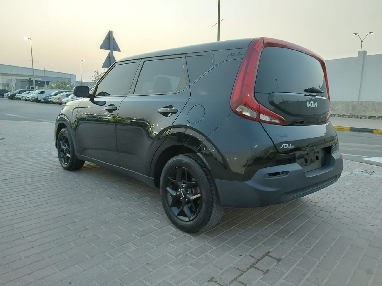 Kia Soul LX 2.0L