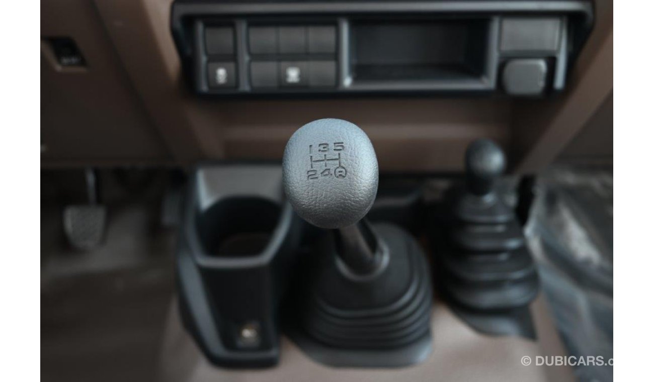Toyota Land Cruiser Hard Top 78 4.0L Petrol Manual