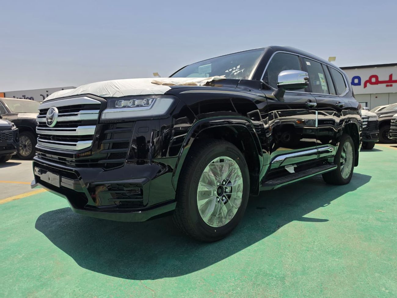 تويوتا لاند كروزر Toyota Land Cruiser LC300 VXR 3.5 Twin Turbo 2026 – فل أوبشن كامل | 3.5 توين تيربو | أسود خارجي | دا