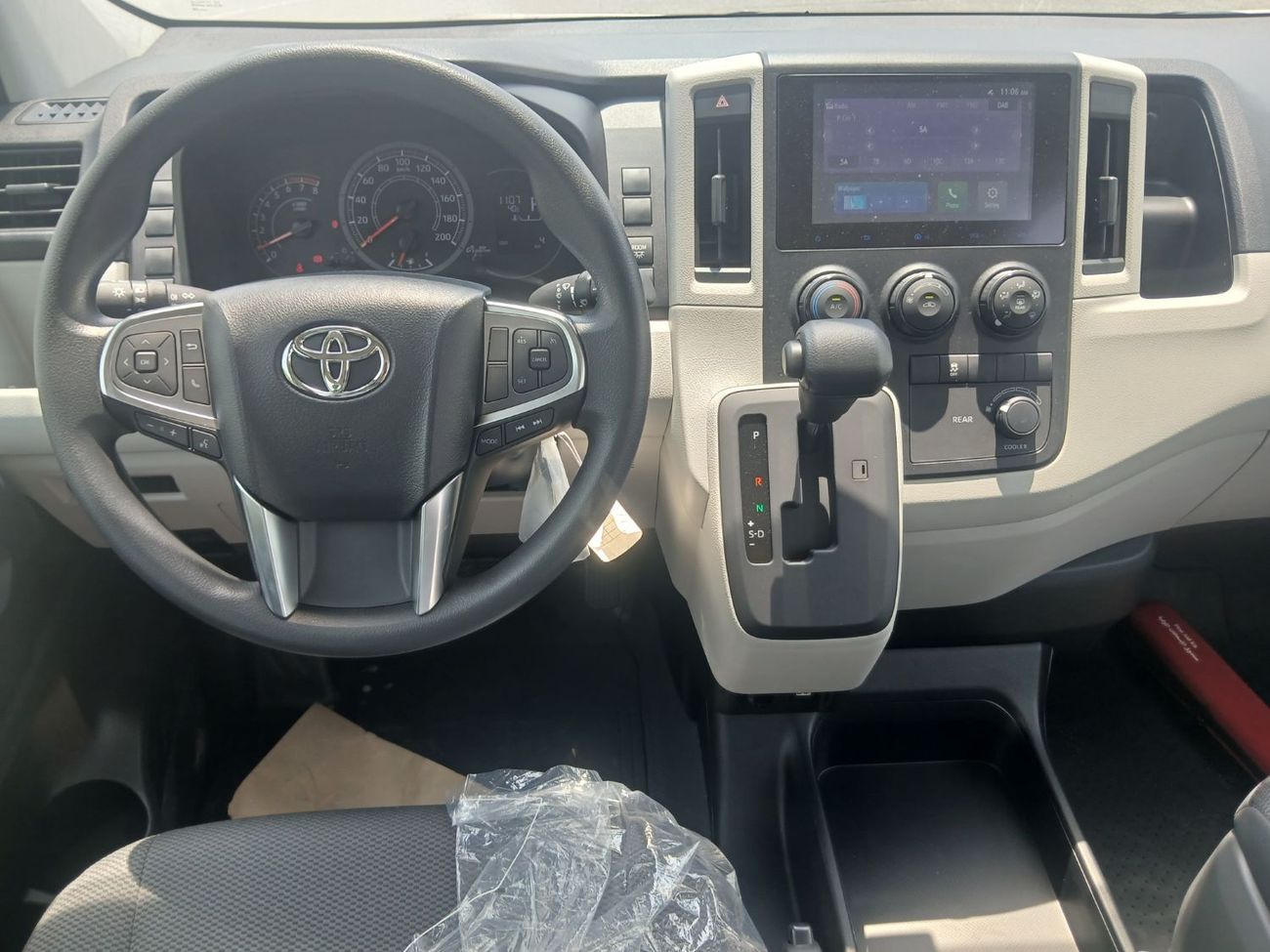 Toyota Hiace ECTGAP002 - 2026 Toyota Hiace Hrf Pass Van - 3.5L Petrol Auto - Black Bumper, 3PSB