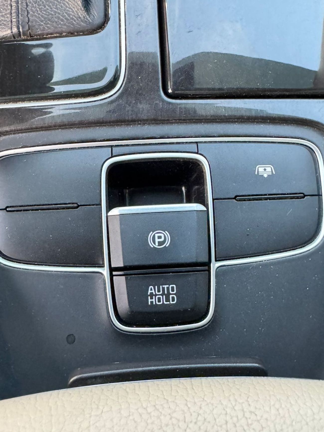 Kia Cadenza Gulf, fully loaded, panoramic, number one