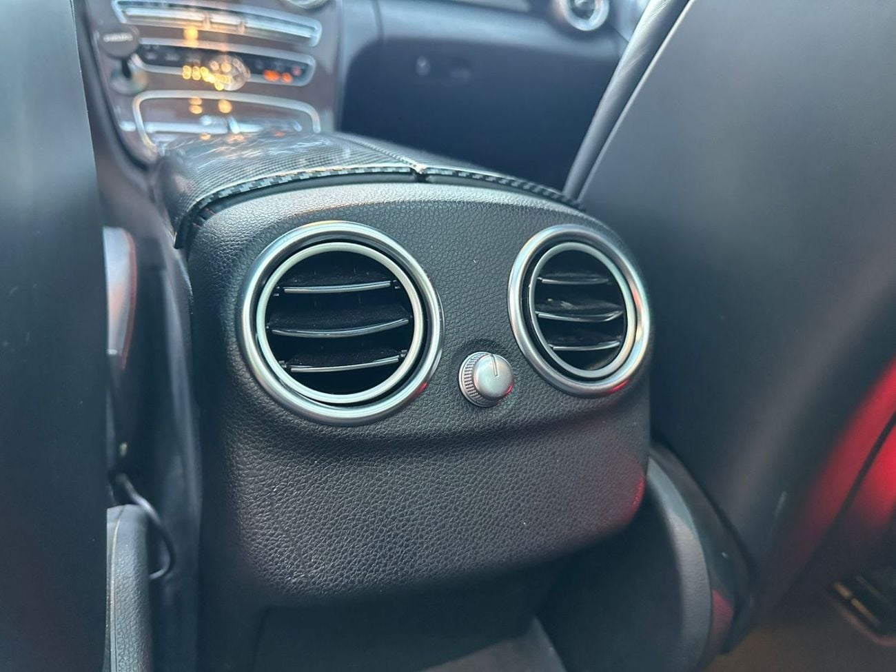 مرسيدس بنز C 63 AMG Std 4.0L Sedan