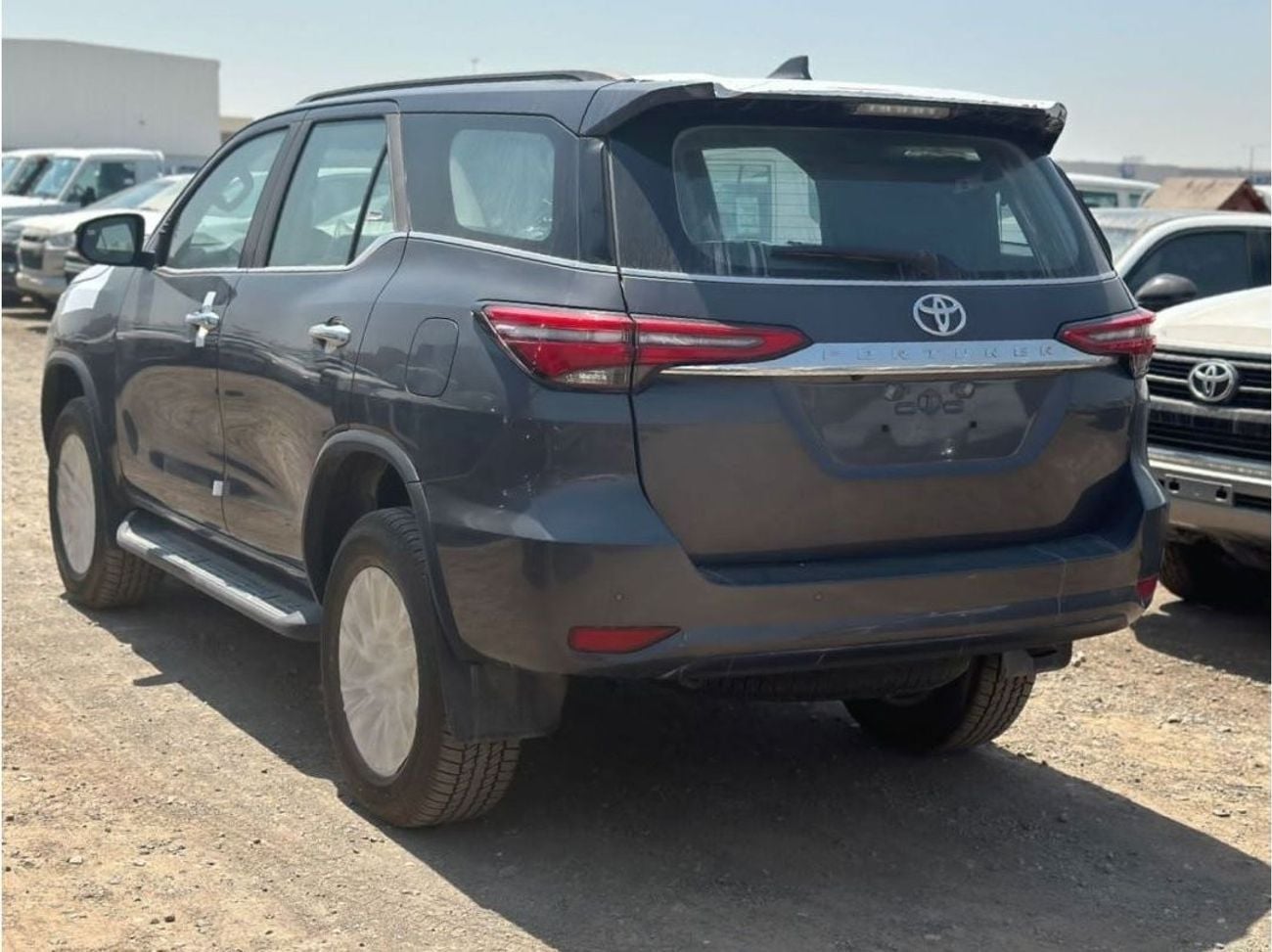 Toyota Fortuner EXR 2.7L (160 HP)