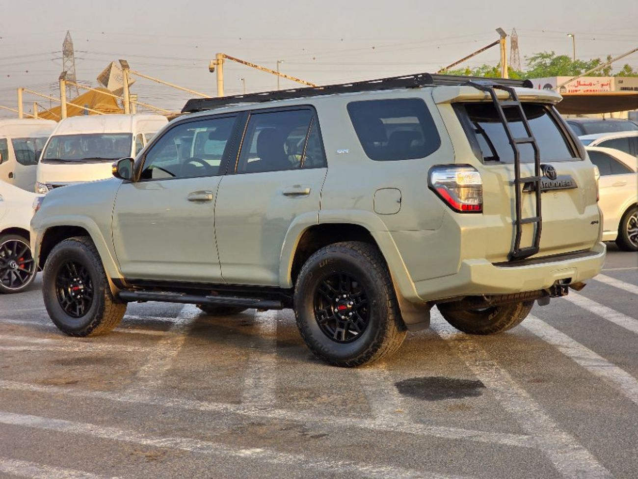تويوتا Runner4 2022 Model Full option sunroof, 360 camera, 7 seater and 4x4