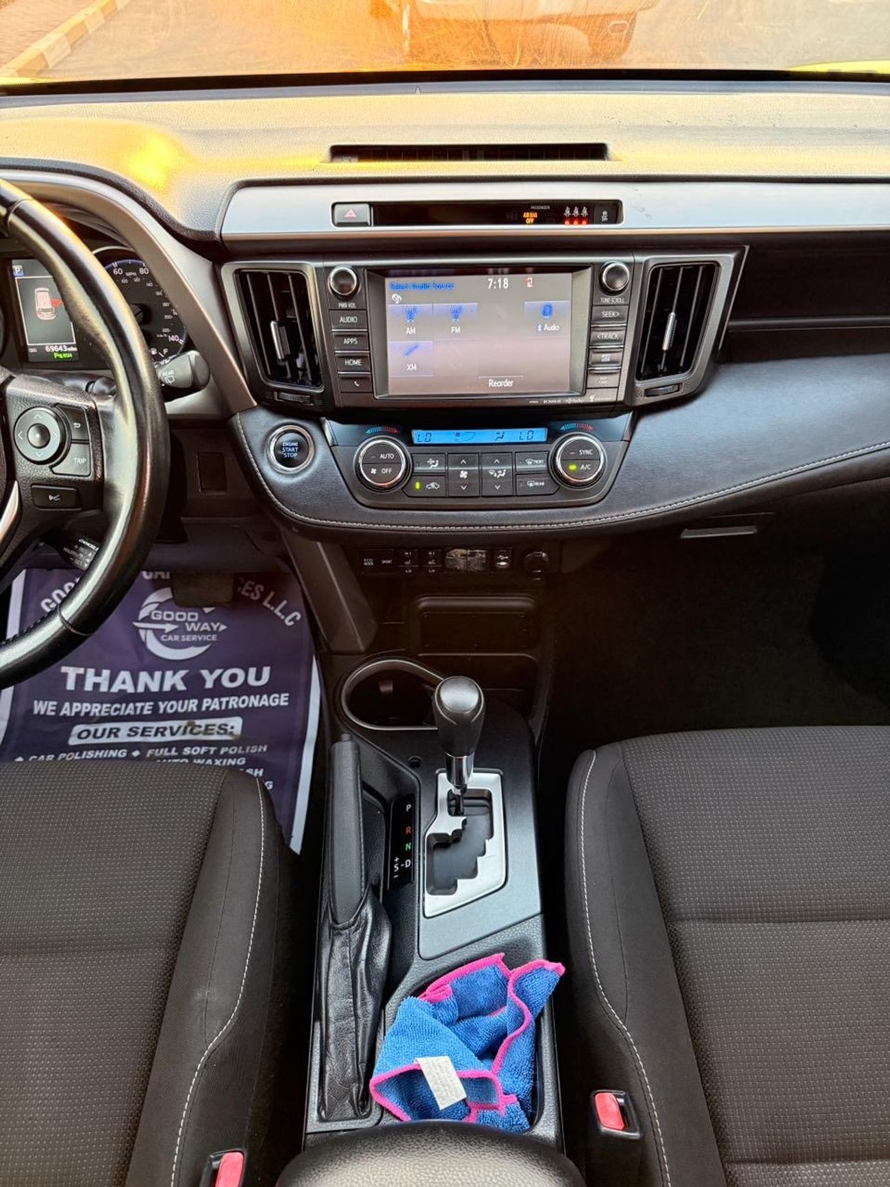 تويوتا راف ٤ XLE 2.5L Full option Sunroof 2018