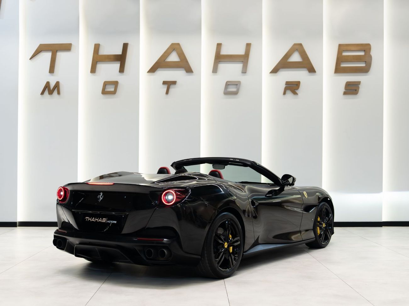 فيراري بورتوفينو 2020 | FERRARI PORTOFINO | GCC | 7 YRS SERVICE CONTRACT FREE | PERFECT CONDITION | LOW MILEAGE