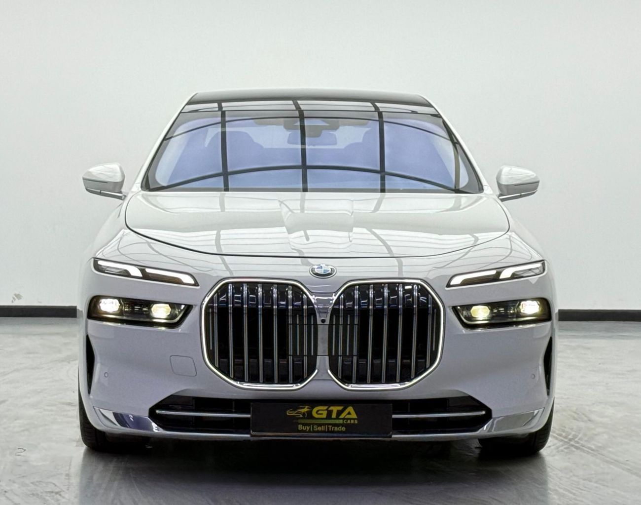 بي أم دبليو 735i *Brand New* 2025 BMW 735i Exclusive Pure, 2030 BMW Warranty + Service Pack, Delivery Kms, GCC