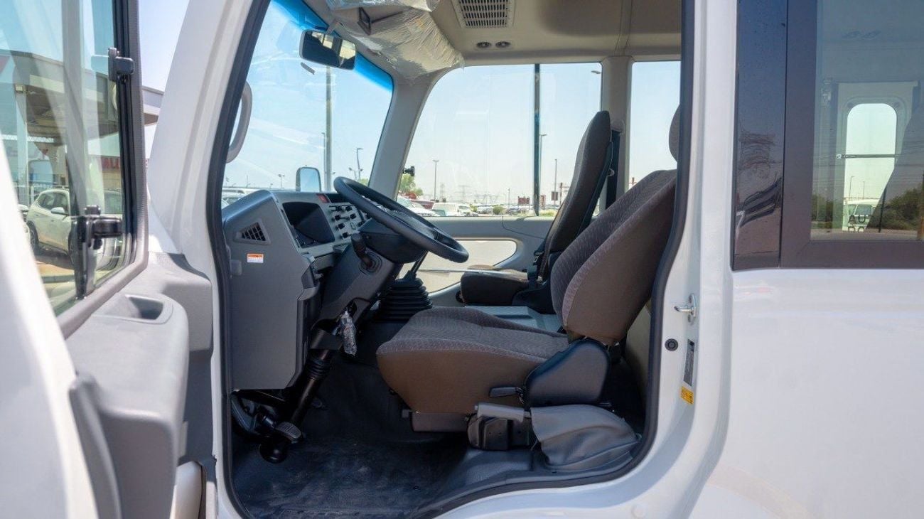 تويوتا كوستر 2.7L (23-Seater)