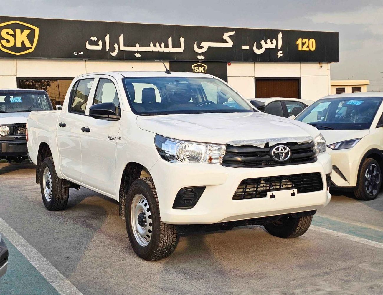 تويوتا هيلوكس NARROW BODY DOUBLE CABIN / 2.4L M/T DIESEL / REAR CHROME BUMPER / DIFF-LOCK (CODE # GLX-G2)
