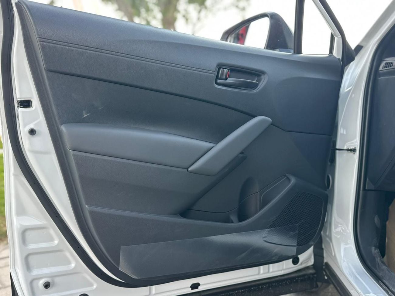 تويوتا فرونتلاندر Luxury 2.0L HYBRID FULL OPTION