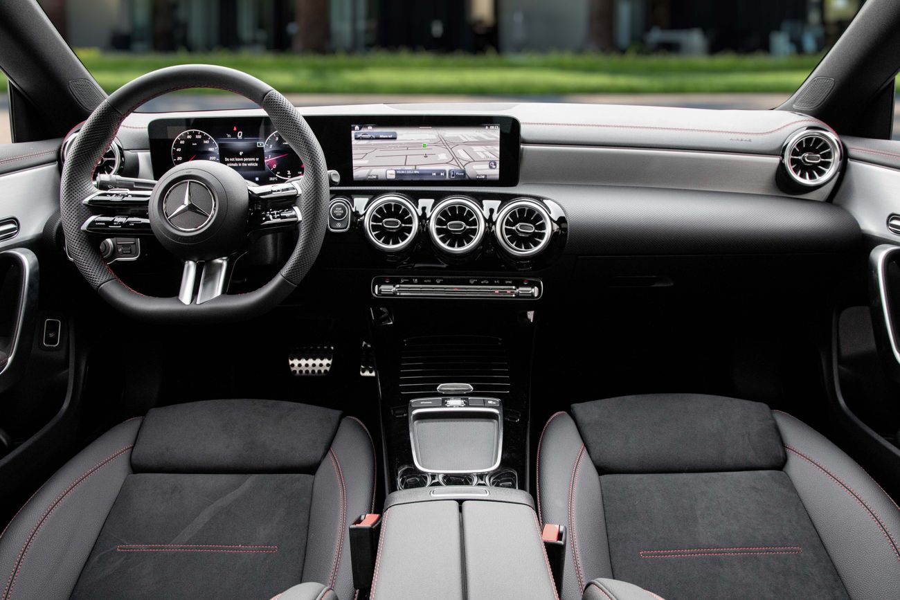 مرسيدس بنز CLA 200 CLA 200 AMG | 3,878 P.M | 0% Downpayment | CLA 200 AMG | 5 YEAR AGENCY WARRANTY!