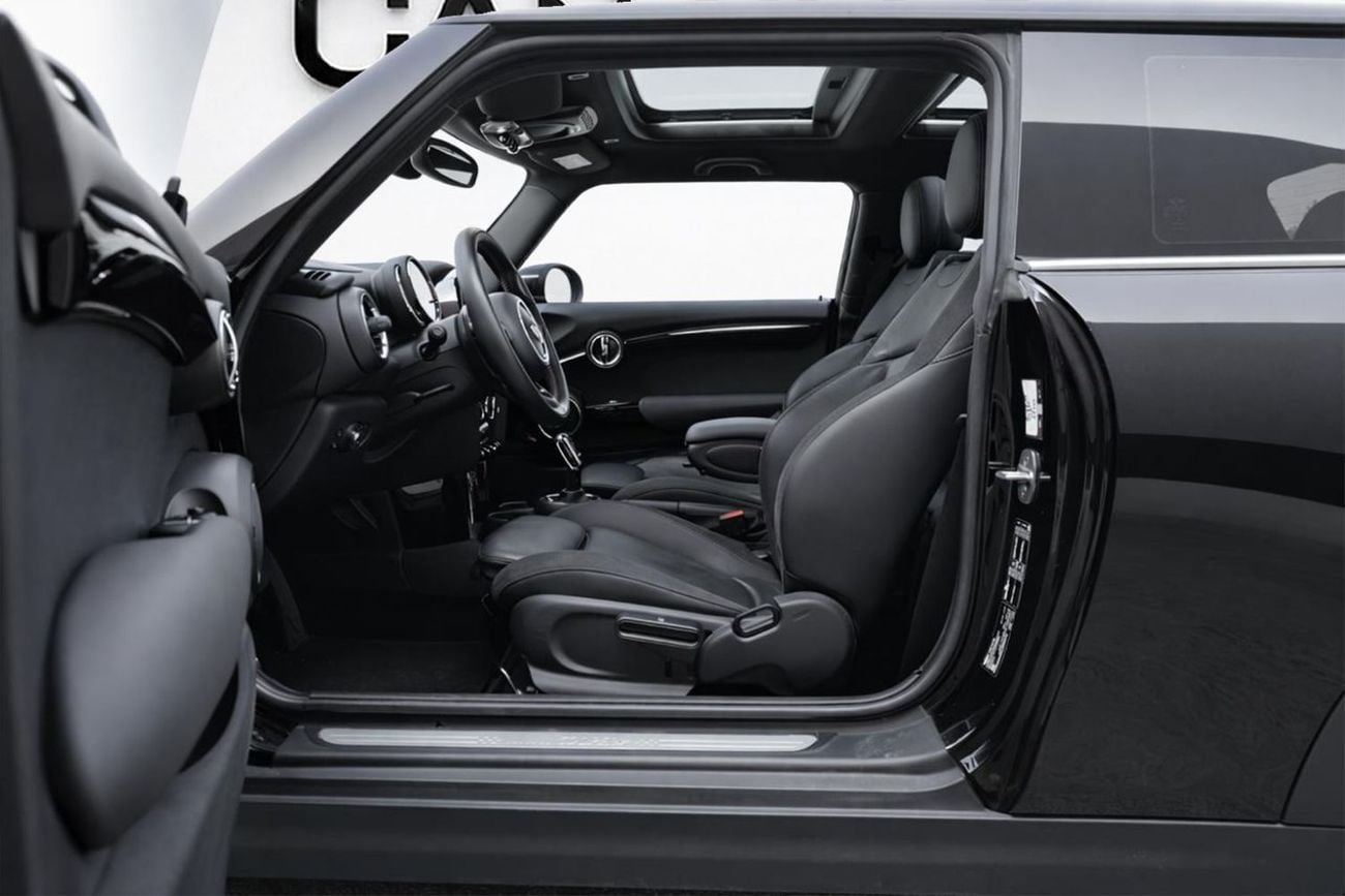 Mini Cooper S 2.0L (4 Seater) l AED 960 P.M l 0% Down Payment l Cooper S l 1 Year Warranty