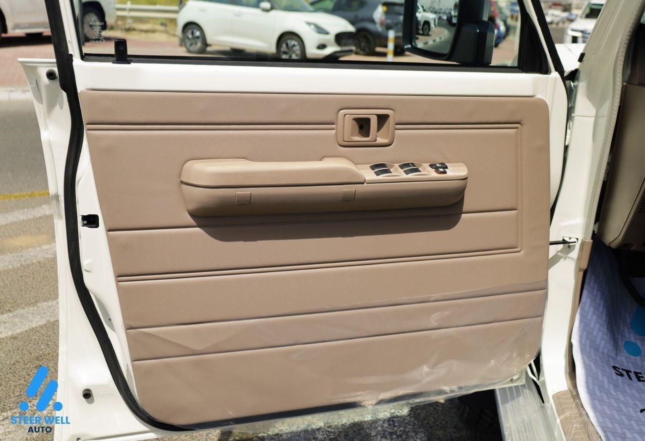 Toyota Land Cruiser Pick Up LC 79 Pick Up 4WD / 2.8L DSL MT / 4 Doors / Export Only