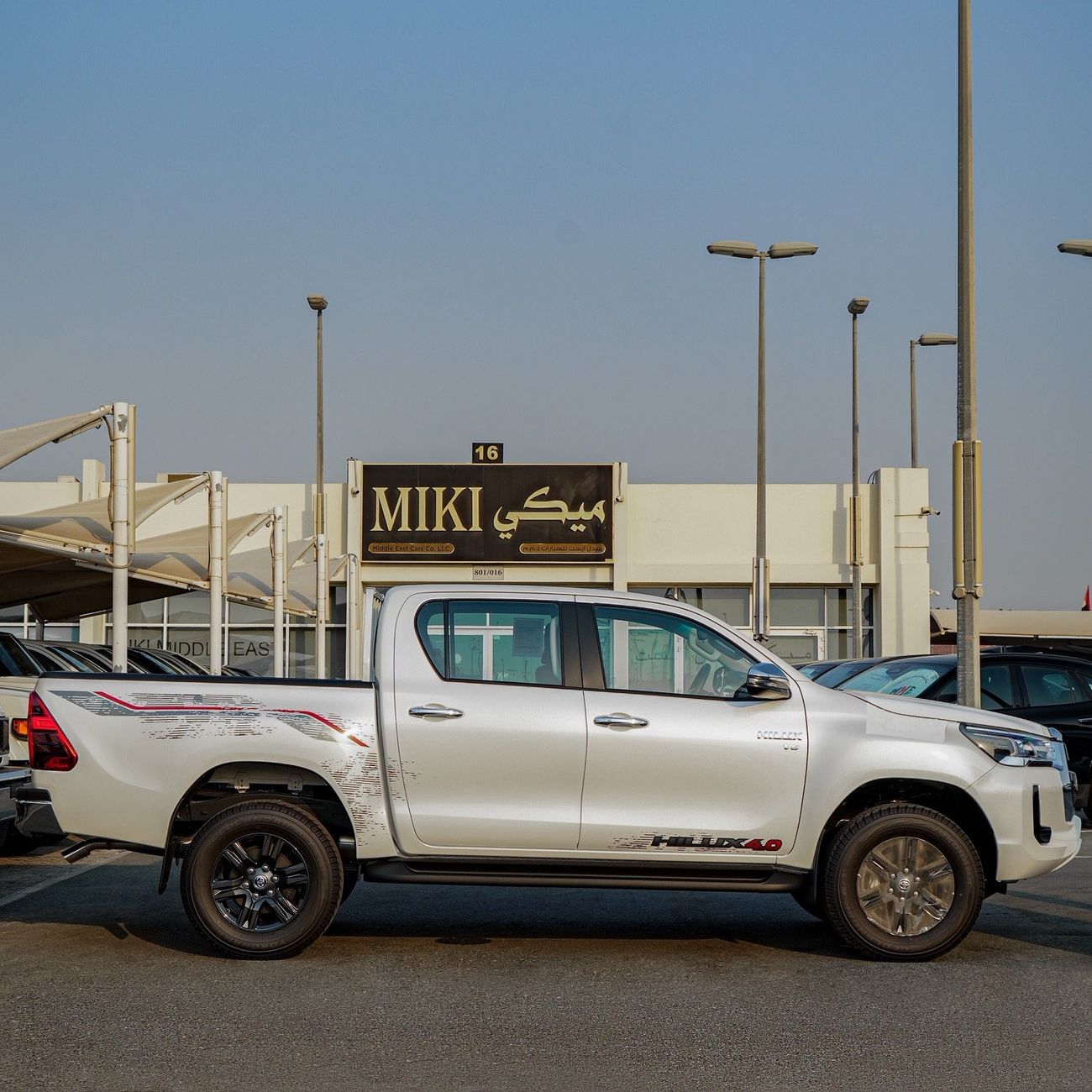 تويوتا هيلوكس 6 سلندر