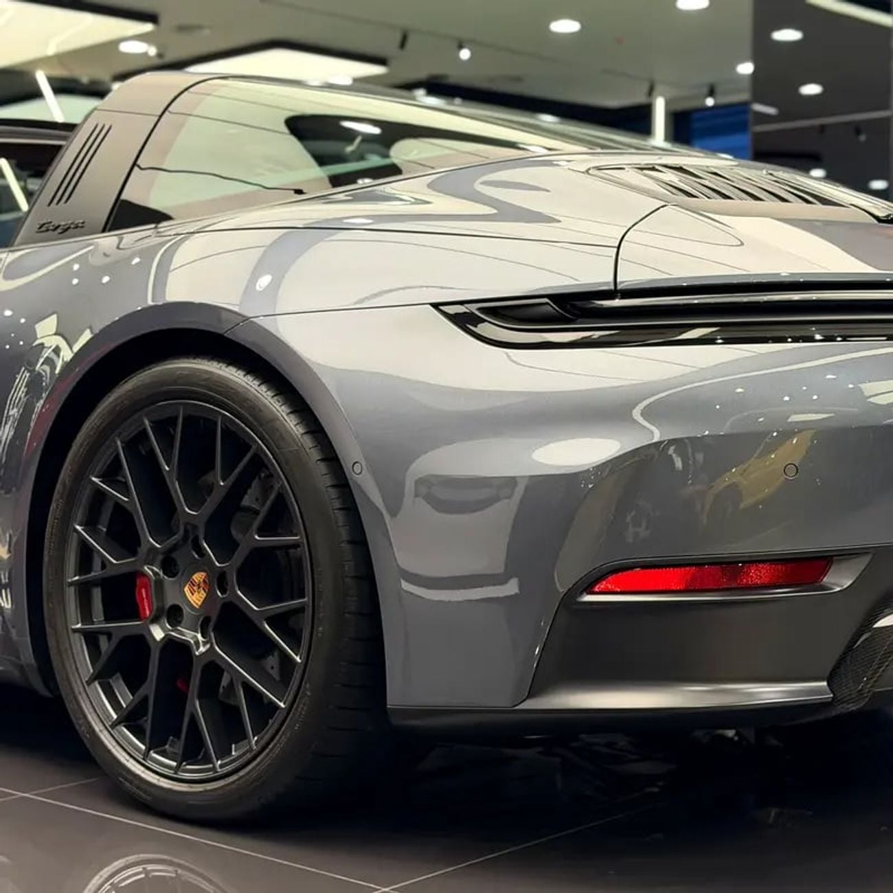 Porsche 911 TARGA GCC
