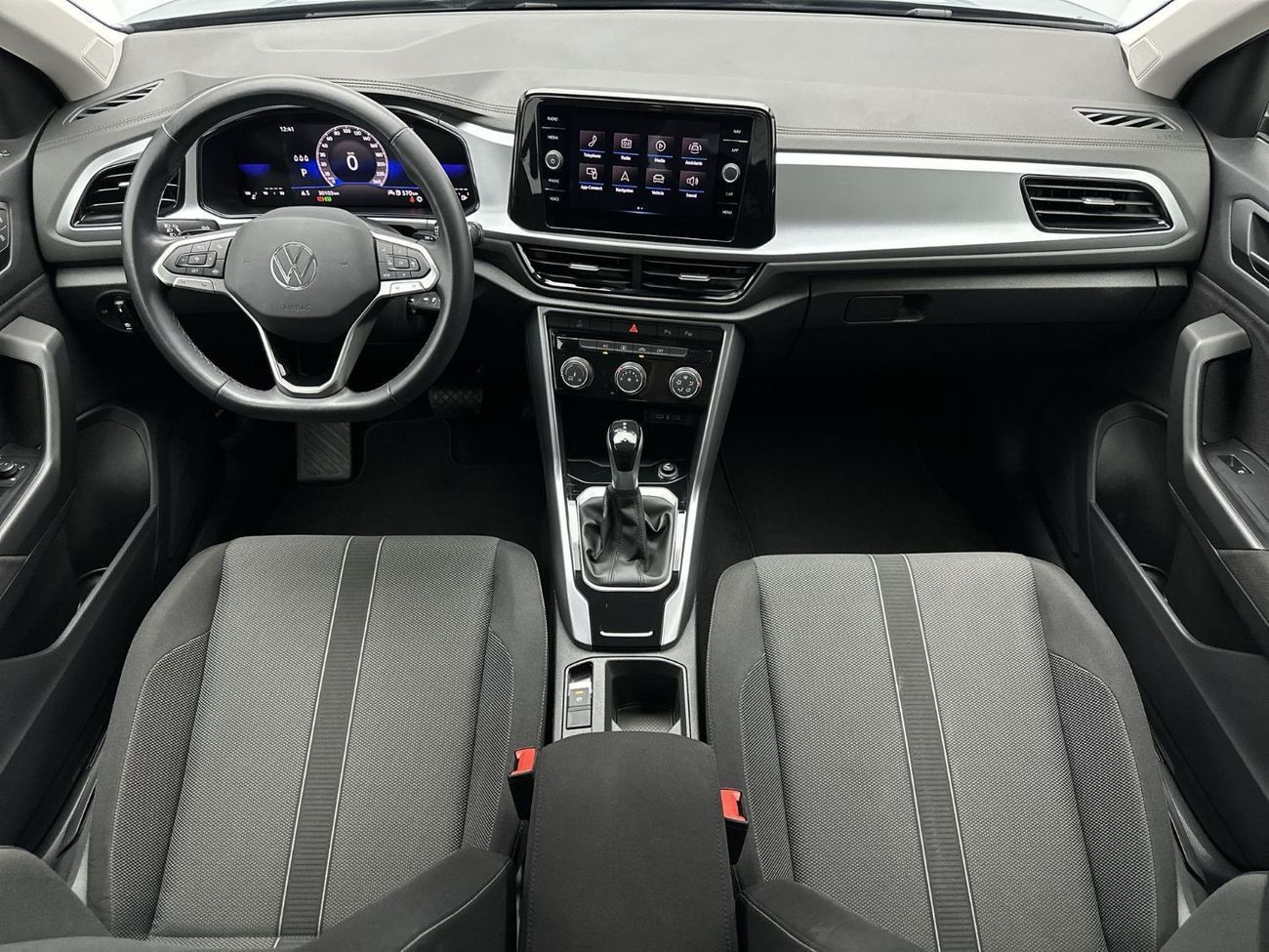 فولكس واجن T ROC LIFE T-Roc 2L | Smart Crossover with Camera & Park Sensors | VW Certified | GCC Spec