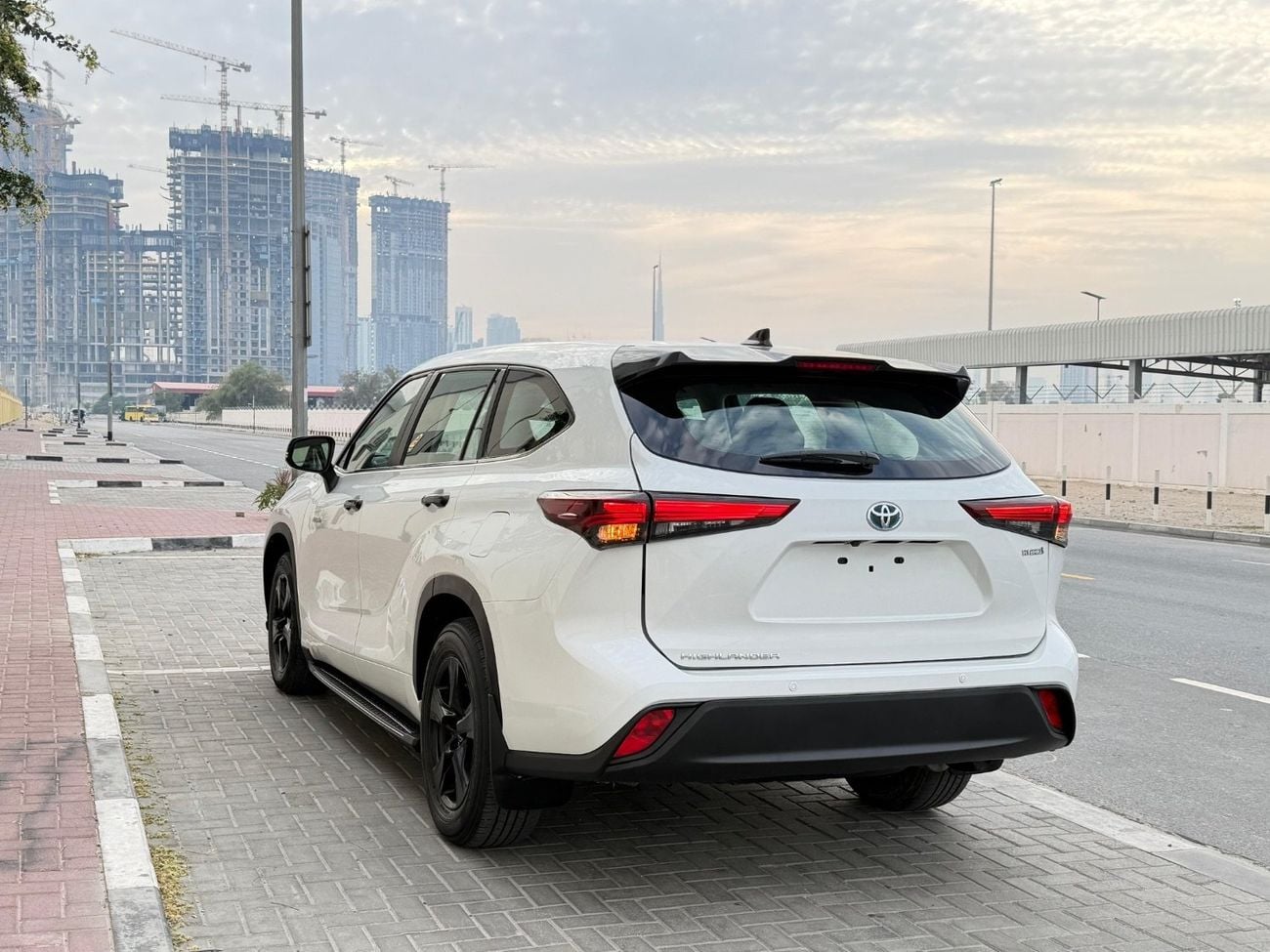 Toyota Highlander 2023 2.5L Hybrid GXR (AWD) GCC SPEC