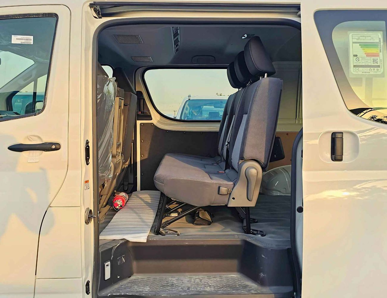 Toyota Hiace STANDARD ROOF / HALF CARGO / MT / 3.5L V6 PETROL / 5DOOR (CODE # 69073)