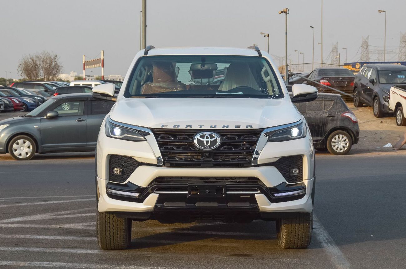 Toyota Fortuner TOYOTA FORTUNER 4.0L V6 4WD PETROL SUV 2025