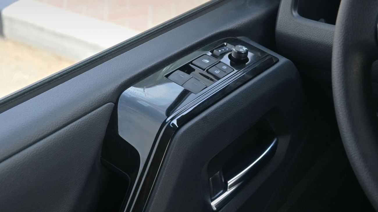 تويوتا جرافينا Toyota Granvia 2025 3.5L Petrol RWD 9 Seats Transmission Automatic  Black Outside Black Inside