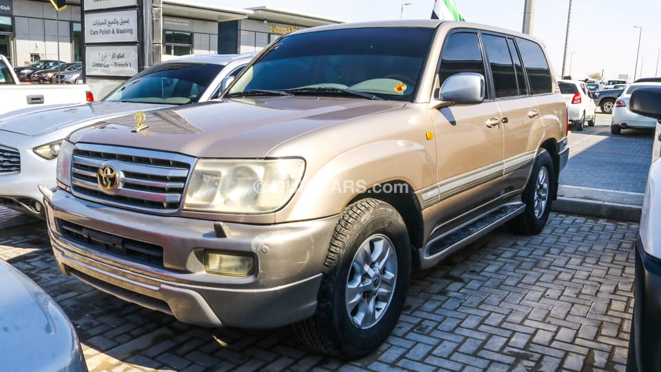 تويوتا لاند كروزر GXR V6 للبيع 38,000 درهم. ذهبي, 2006