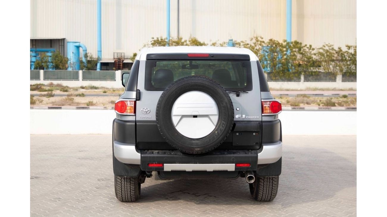 Toyota FJ Cruiser 2023 Toyota FJ Cruiser 4.0 Xtreme V 2 Air Bag - Grey inside Grey | Export Only