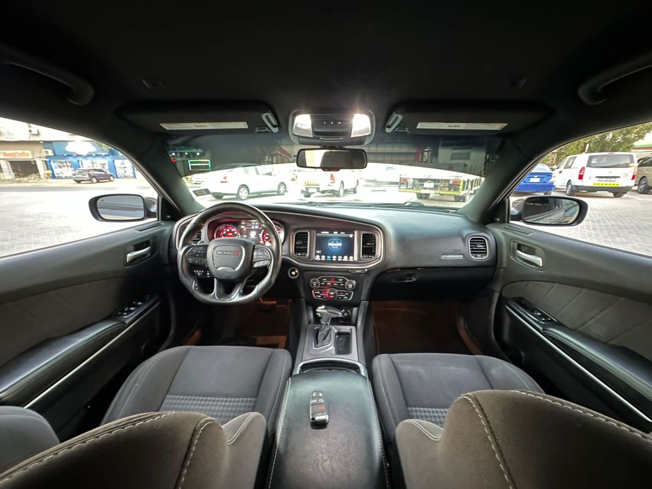 دودج تشارجر 5.7L R/T دودج تشارجر  R/T موديل: 2019 ممشى : 119,000 كم مطلوب: 58,000 درهم وارد امريكا   8 سلندر ، 5